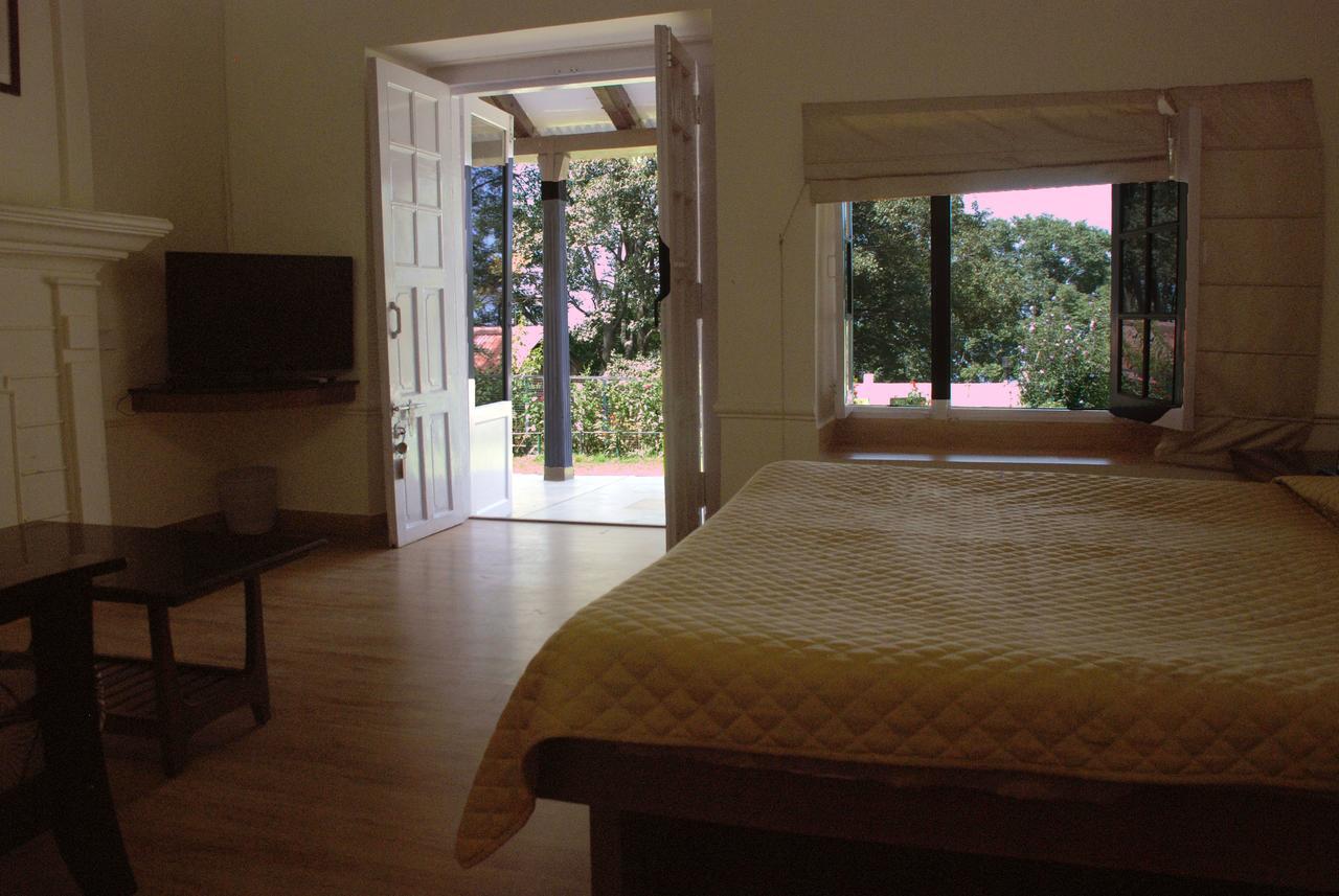 Alasia Hotel Kasauli Exterior photo